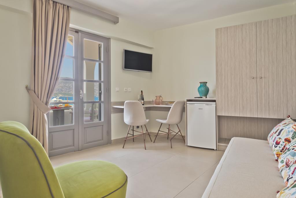 Nereus Luxurious Suites Karpathos Buitenkant foto